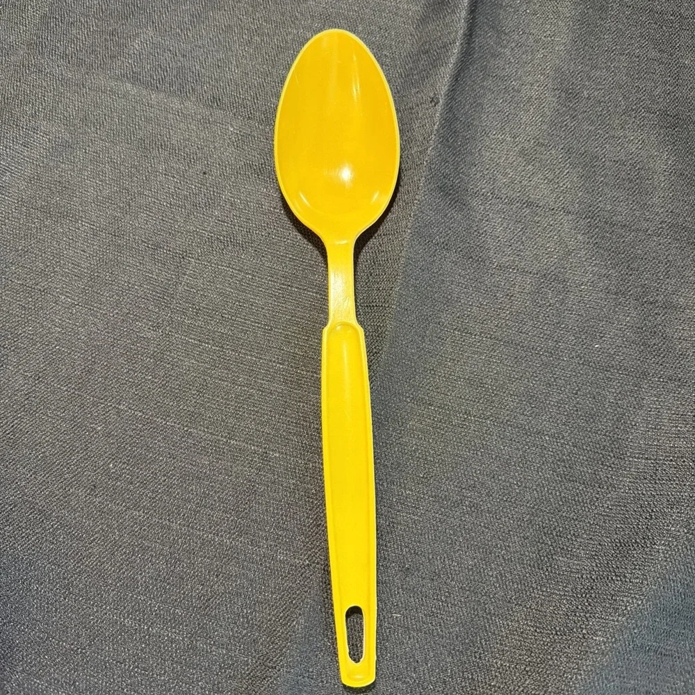 Vintage Ecko Nylon Solid Serving Spoon Yellow Server Made In USA Plastic Retro